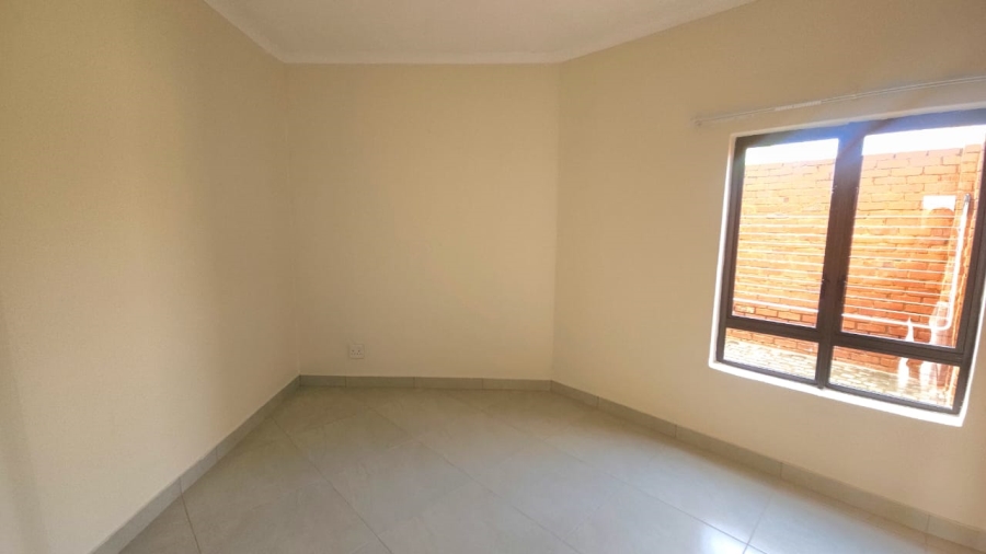 To Let 3 Bedroom Property for Rent in Landsmeer Residential Estate North West